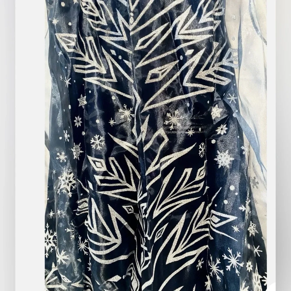 Elsa Frozen 8 (130)costume.Blue velvet gown w/fur collar&sheer cape & a crown.